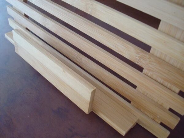 Natural bamboo lectern for tablets or fine books - Image 4