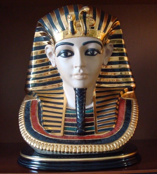 Head of Pharaoh Tutankhamun, porcelain and gold, Nadal