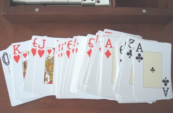 Board games: dominoes, poker and dice - Image 3
