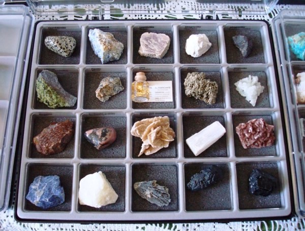 Colección de 64 Minerales y 15 Gemas, cajas contenedoras y carpetas