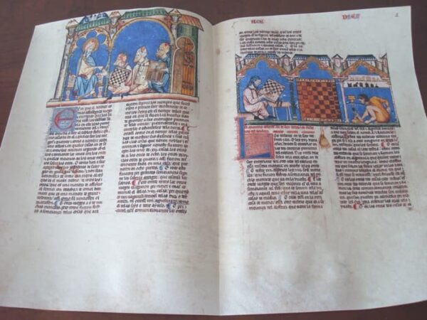 Sheet in natural parchment of 2 pages of the Chess Games of Alfonso X el Sabio
