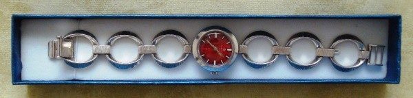 Reloj de pulsera dama marca Tressa, pulsera y caja en plata maciza