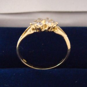 Anillo de oro para dama con 6 diamantes, de 1945