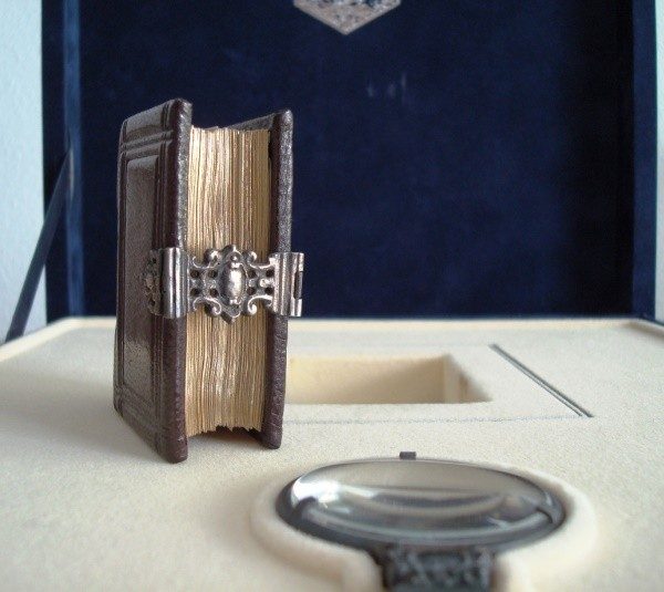 Book of Hours of the Medici, c. 1518 (mini book) - Image 6