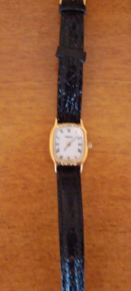 Reloj de pulsera dama chapado en oro, marca Tissot, de 1990