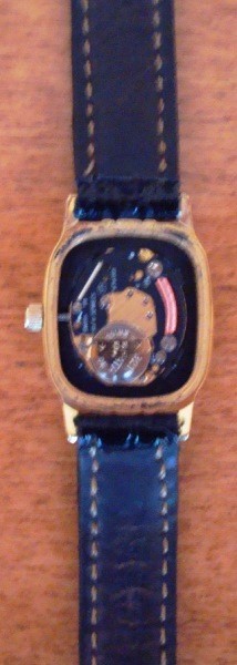 Reloj de pulsera dama chapado en oro, marca Tissot, de 1990