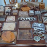 Collection lot of 62 Ingenuity Games, sealed and 2 folders - Image 3