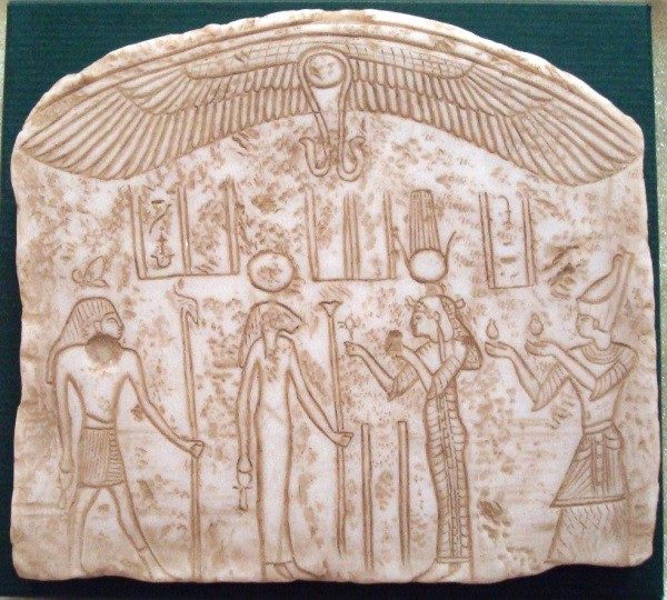 Estela donation Cleopatra VII