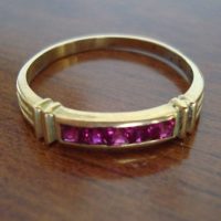 1960 lady gold ring with five rubies