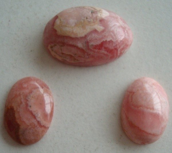 Lot of 5 rhodochrosite cabochons, various sizes - Image 3