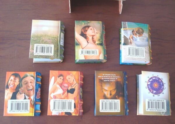Mini librería con 7 bellos libritos (temas variados) - Imagen 3