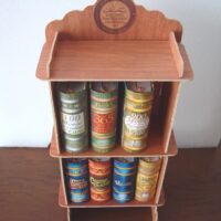 Mini bookcase with 7 beautiful little books (assorted themes) - Image 4