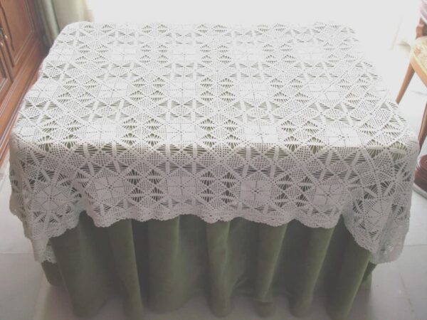 Large white crochet cloth 107 x 142 cm - Image 5