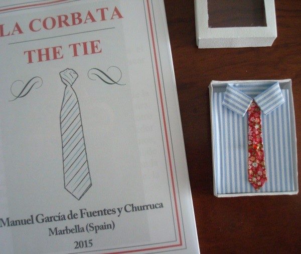 La corbata - The tie (libro miniatura de lujo)