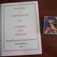 Cuentos y adivinanzas - Stories and riddles (luxury miniature book)