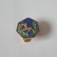 Insignia esmaltada para solapa ciervo laureado