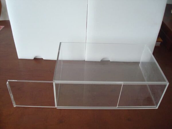 Methacrylate case with sliding front - Image 3