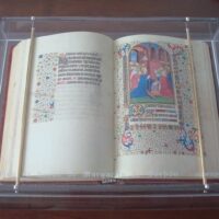 Book of Hours of Margarita de Borbón, s. XV (with exhibitor)