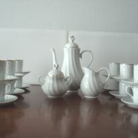Juego de té vintage de porcelana blanca portuguesa 12 servicios - Imagen 2