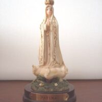 Figure of the Virgin of Fatima in polychrome resin