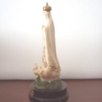 Figure of the Virgin of Fatima in polychrome resin - Image 2