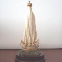Figure of the Virgin of Fatima in polychrome resin - Image 3