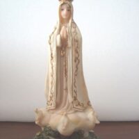 Figure of the Virgin of Fatima in polychrome resin - Image 5