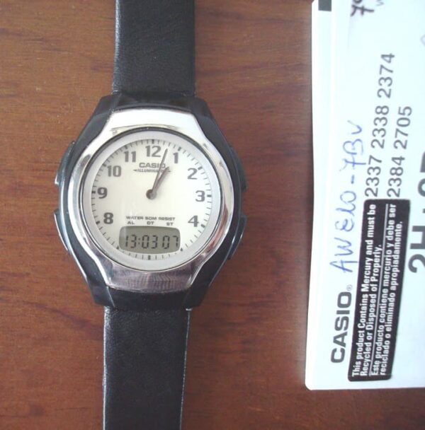 Reloj de pulsera Casio Illuminator AW-E10 digital y analógico