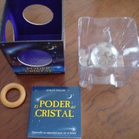 Crystal power, little book with crystal ball, Joules Taylor - Image 3