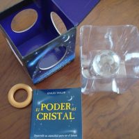 Crystal power, little book with crystal ball, Joules Taylor - Image 4