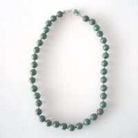 Necklace of 37 8/10 mm malachite beads