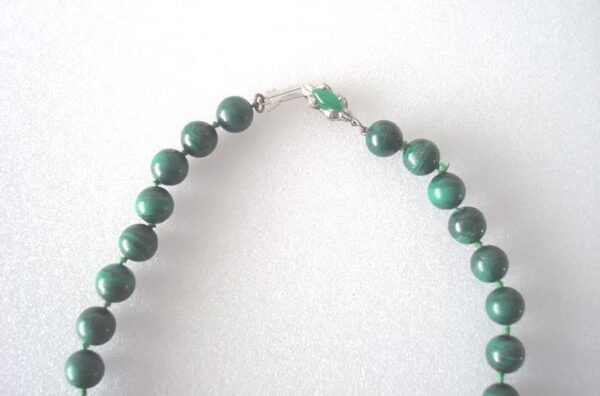 Necklace of 37 8/10 mm malachite beads - Image 2
