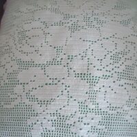 Green cushion with white crochet cover, unique piece - Image 4
