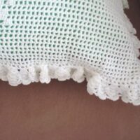 Green cushion with white crochet cover, unique piece - Image 5