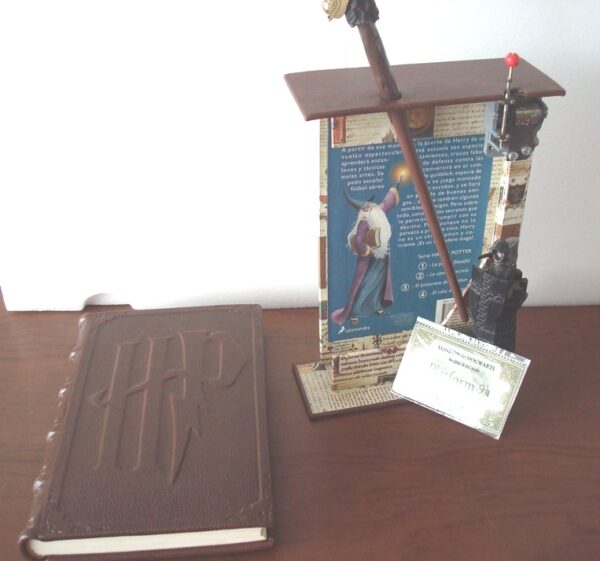 Harry Potter and the Philosopher's Stone. J.K. Rowling. Luxury and exclusive pack - Image 3