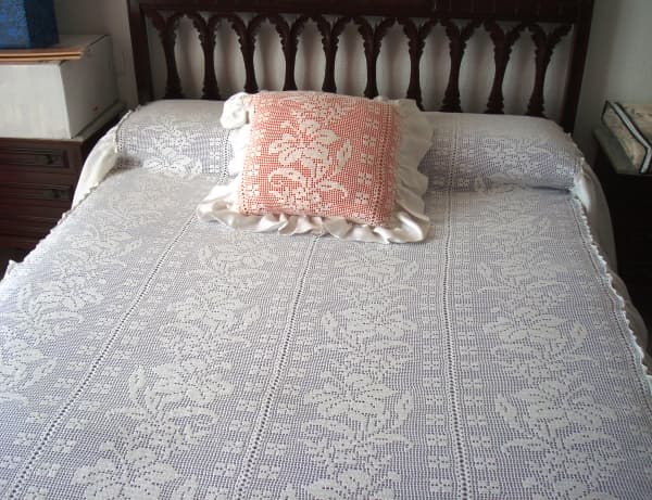 Colcha de croché artesanal blanca para cama 135