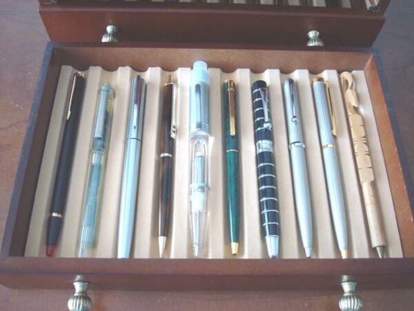 Pens and ballpoint pens: selection with wood and glass display unit - Image 5